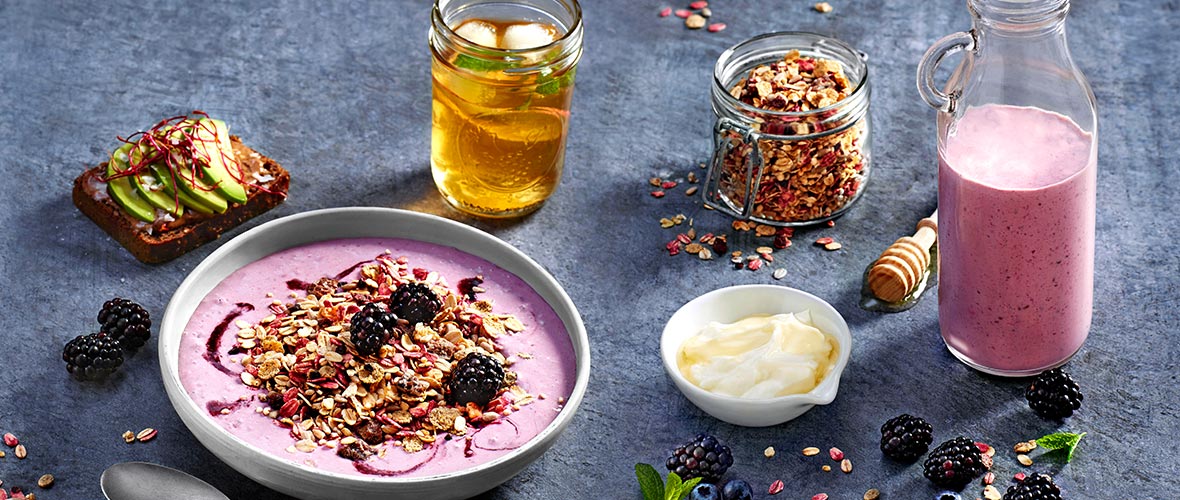 Blackberry & Honey smoothie bowl
